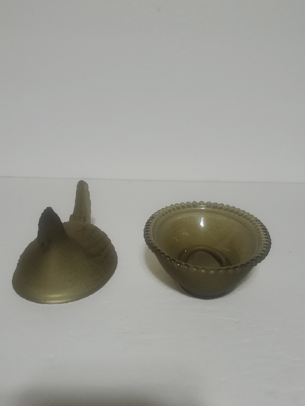 Vtg Olive Green Glass Hen on Nest - Picture 2 of 4